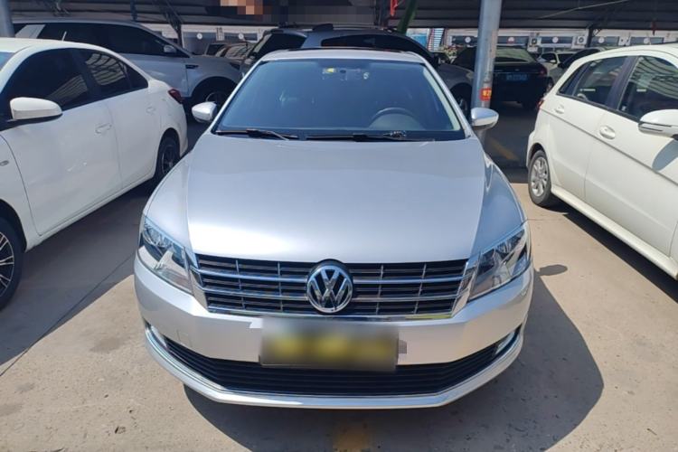 Used Volkswagen Lavida 2013 Restyled Classic 1.6L Manual Comfort Edition Front