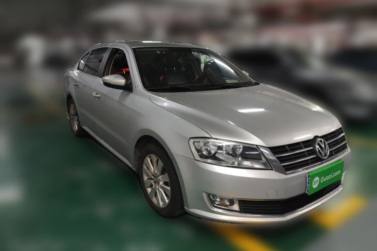 Used Volkswagen Lavida 2013 Restyled Classic 1.6L Manual Comfort Edition Front Right 45 Deg