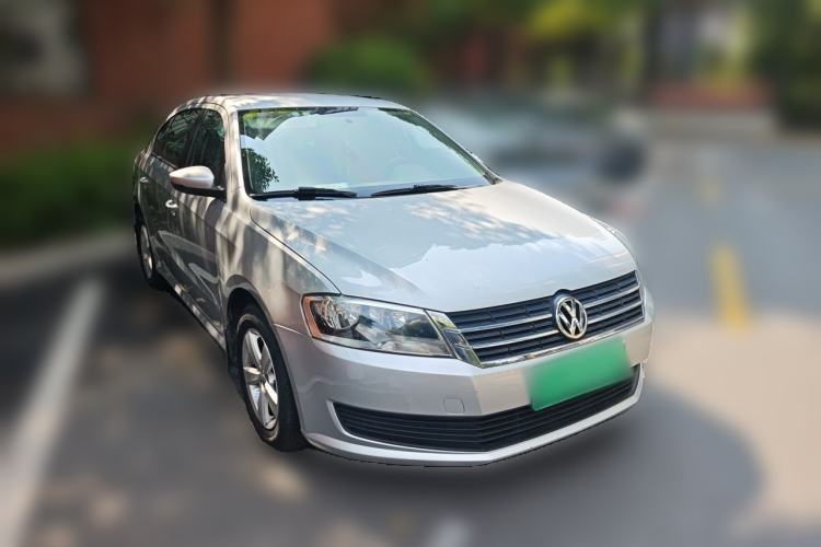 Used Volkswagen Lavida 2013 Revised Classic 1.6L Manual Fashion Edition Front Right 45 Deg