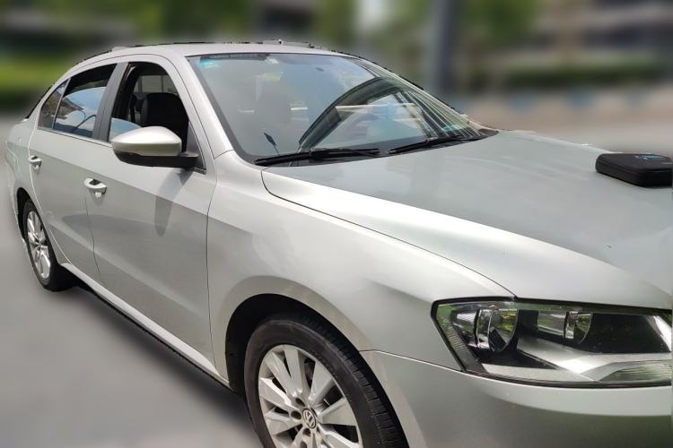 Used Volkswagen Lavida 2013 Restyled Classic 1.6L Manual Comfort Edition Front Right 45 Deg