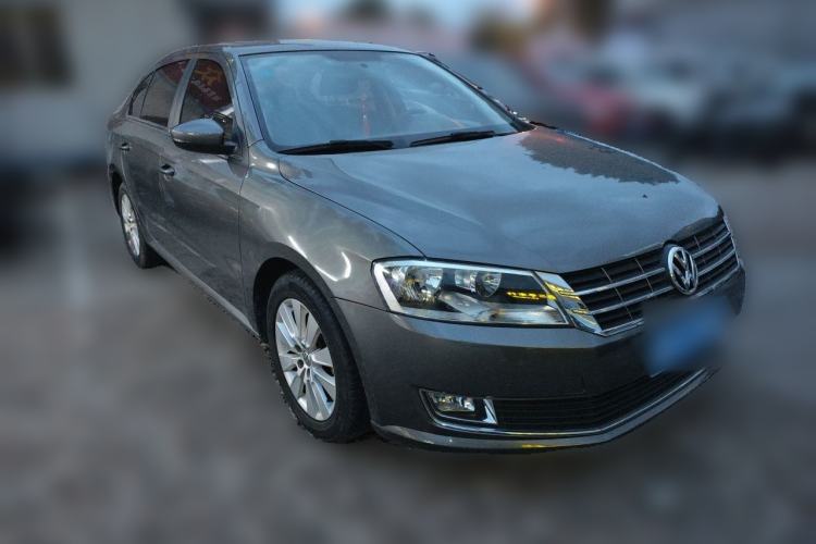 Used Volkswagen Lavida 2013 1.6L Manual Comfort Edition Front Right 45 Deg