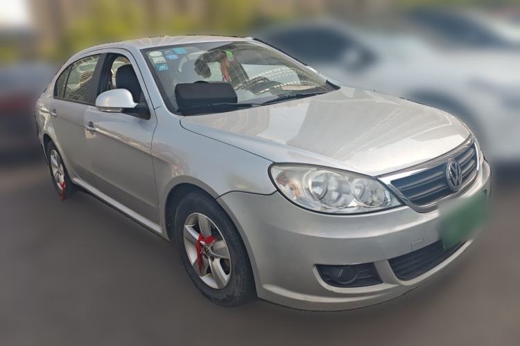 Used Volkswagen Lavida 2013 Classic 1.6L Manual Fashion Edition Front Right 45 Deg