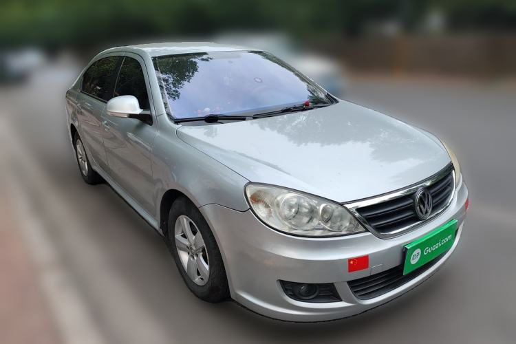 Used Volkswagen Lavida 2013 Classic 1.6L Manual Fashion Edition Front Right 45 Deg