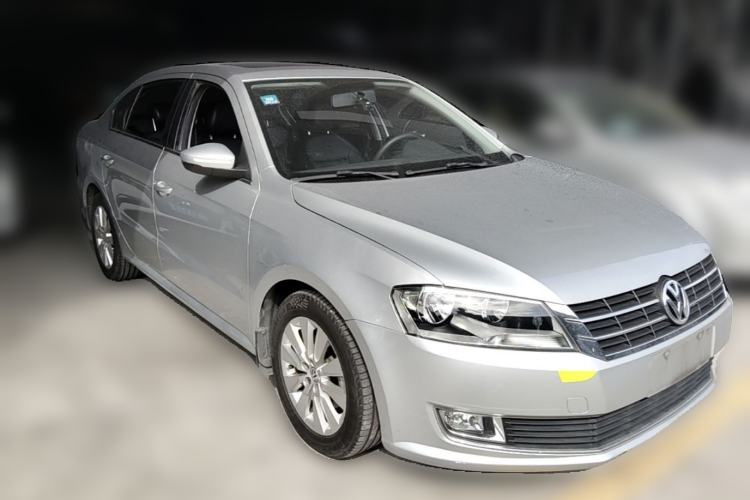 Used Volkswagen Lavida 2013 1.4TSI DSG Comfort Edition Front Right 45 Deg
