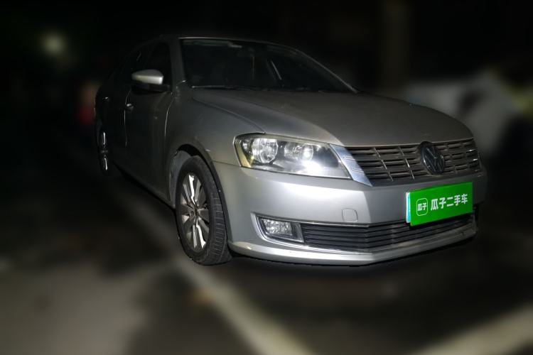 Used Volkswagen Lavida 2013 Revised Version 1.4 TSI DSG Comfort Edition Front Right 45 Deg