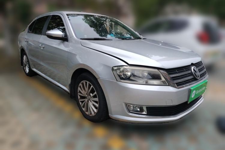 Used Volkswagen Lavida 2013 1.4TSI DSG Luxury Edition Front Right 45 Deg