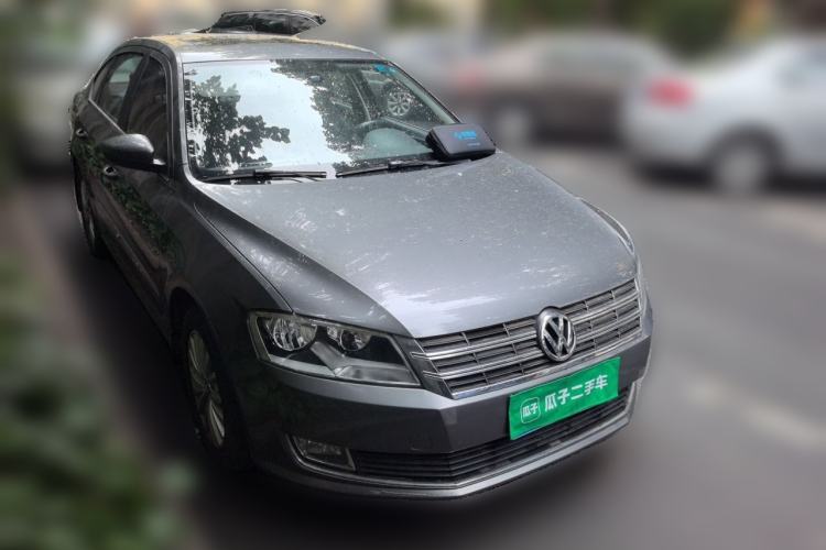 Used Volkswagen Lavida 2013 Revised Version 1.4 TSI DSG Luxury Edition Front Right 45 Deg