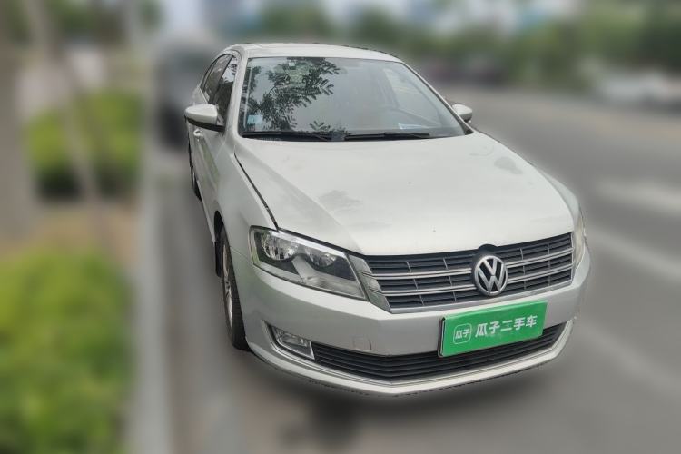 Used Volkswagen Lavida 2013 Revised Version 1.6L Automatic Luxury Edition Front Right 45 Deg