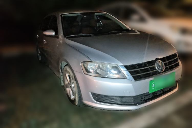 Used Volkswagen Lavida 2013 Revised Classic 1.6L Automatic Fashion Edition Front Right 45 Deg