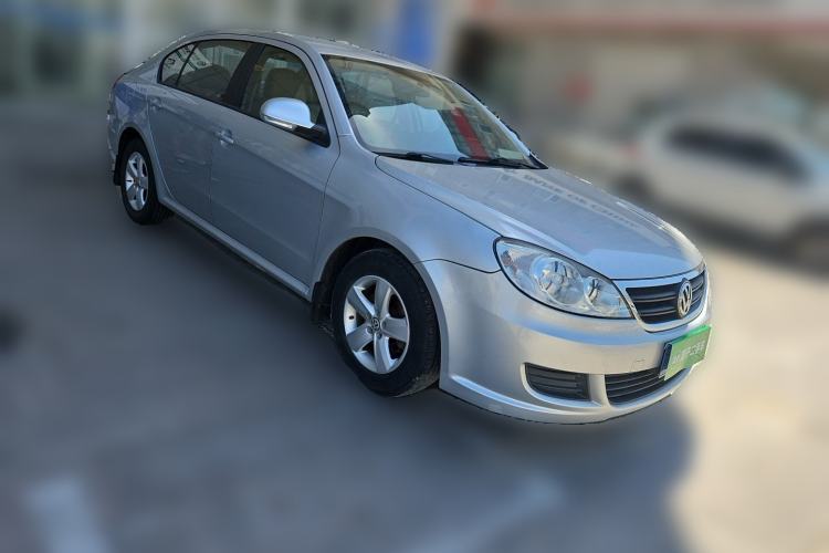 Used Volkswagen Lavida 2013 1.6L Manual Fashion Edition Front Right 45 Deg