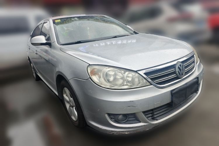 Used Volkswagen Lavida 2013 Classic 1.6L Manual Fashion Edition Front Right 45 Deg