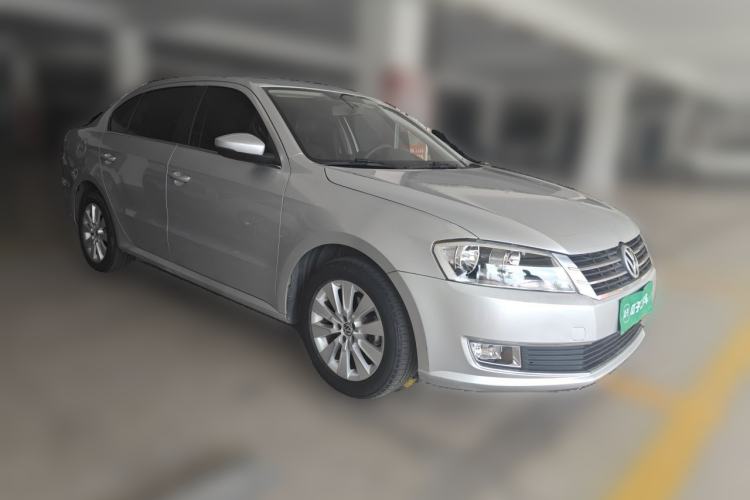 Used Volkswagen Lavida 2013 Restyled Classic 1.6L Manual Comfort Edition Front Right 45 Deg