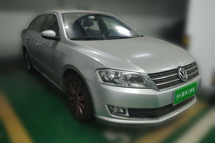 Used Volkswagen Lavida 2013 Revised Version 1.4 TSI DSG Comfort Edition Front Right 45 Deg