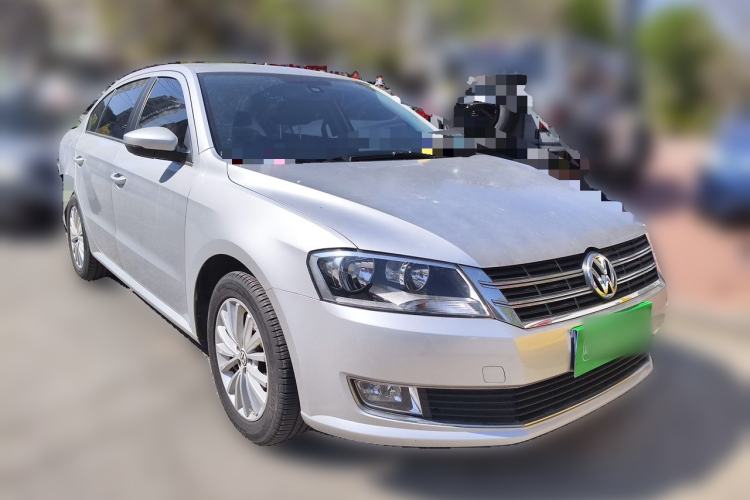 Used Volkswagen Lavida 2013 Revised Version 1.6L Automatic Luxury Edition Front Right 45 Deg