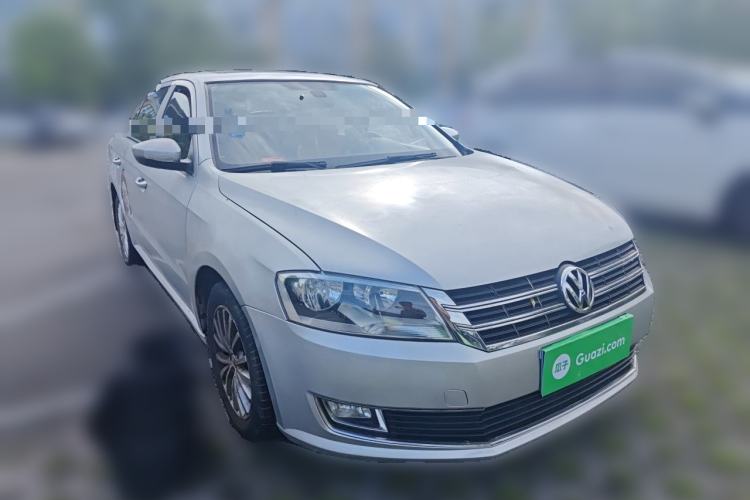 Used Volkswagen Lavida 2013 1.4TSI DSG Luxury Edition Front Right 45 Deg