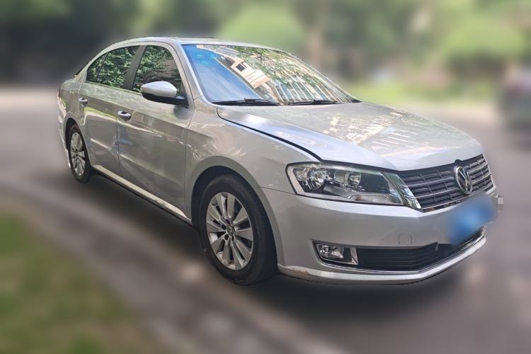 Used Volkswagen Lavida 2013 Restyled Classic 1.6L Manual Comfort Edition Front Right 45 Deg