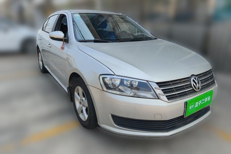 Used Volkswagen Lavida 2013 1.6L Manual Fashion Edition Front Right 45 Deg