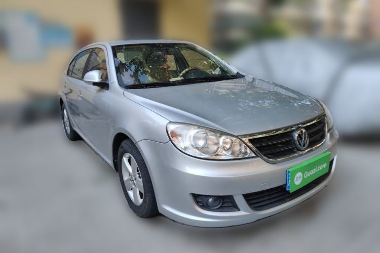Used Volkswagen Lavida 2013 Classic 1.6L Manual Fashion Edition Front Right 45 Deg