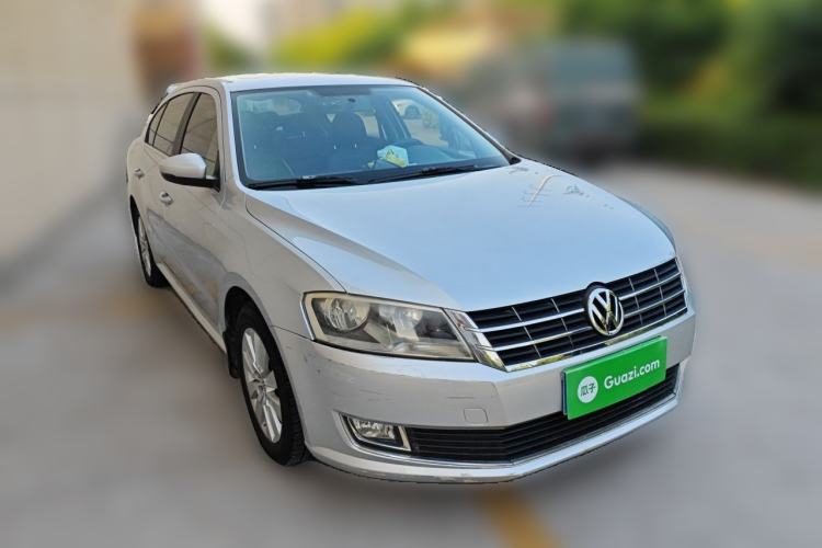 Used Volkswagen Lavida 2013 1.4TSI DSG Comfort Edition Front Right 45 Deg