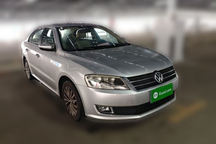 Used Volkswagen Lavida 2013 Revised Version 1.4 TSI DSG Luxury Edition Front Right 45 Deg