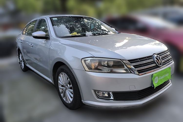 Used Volkswagen Lavida 2013 1.6L Automatic Luxury Edition Front Right 45 Deg