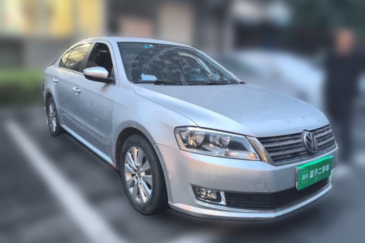 Used Volkswagen Lavida 2013 1.4TSI Manual Comfort Edition Front Right 45 Deg