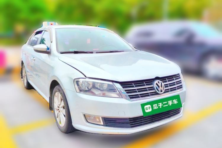 Used Volkswagen Lavida 2013 Revised Version 1.4 TSI DSG Comfort Edition Front Right 45 Deg