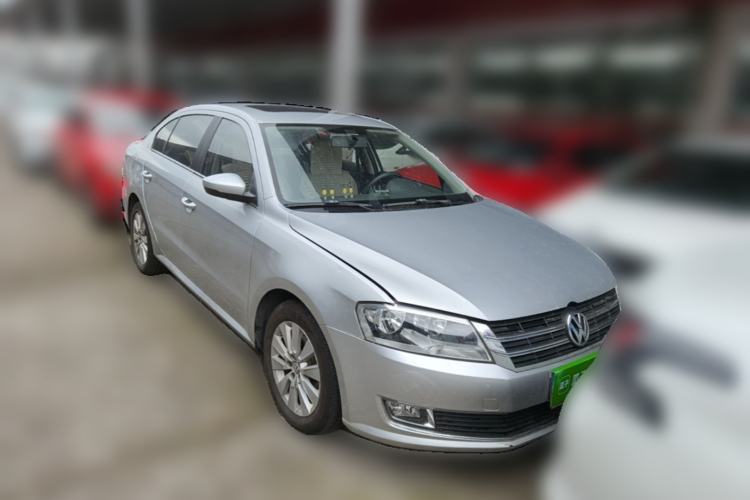 Used Volkswagen Lavida 2013 1.4TSI DSG Comfort Edition Front Right 45 Deg