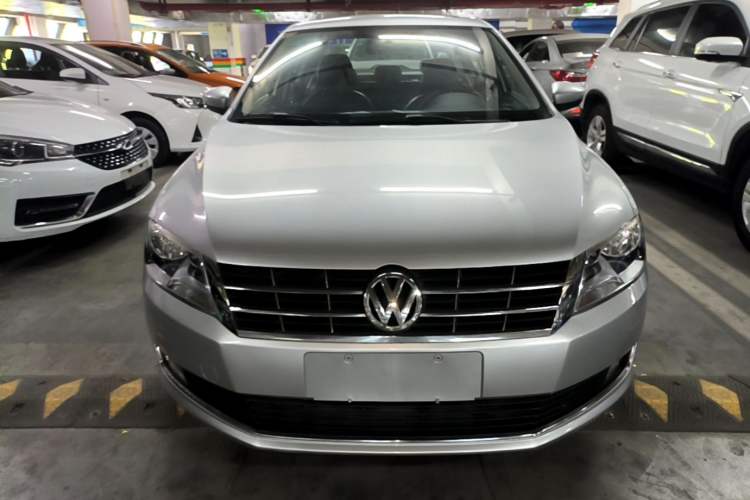 Used Volkswagen Lavida 2013 Revised Version 1.4 TSI Manual Comfort Edition Front