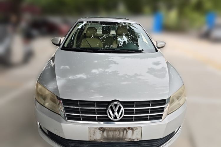 Used Volkswagen Lavida 2013 1.6L Manual Comfort Edition Front