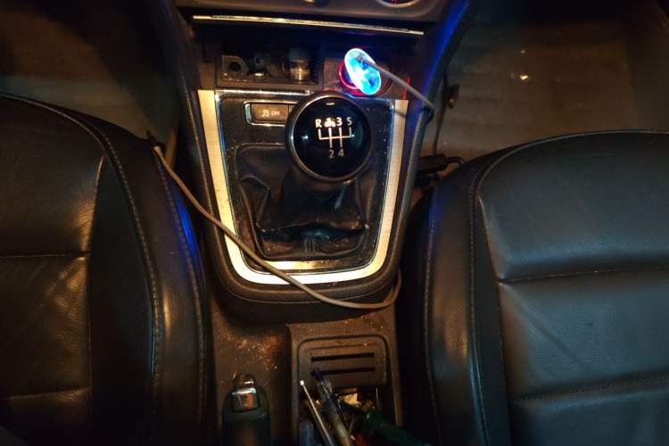 Used Volkswagen Lavida 2013 Restyled Classic 1.6L Manual Comfort Edition Gear Lever