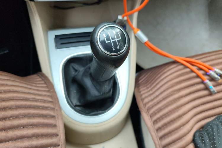 Used Volkswagen Lavida 2013 Classic 1.6L Manual Fashion Edition Gear Lever