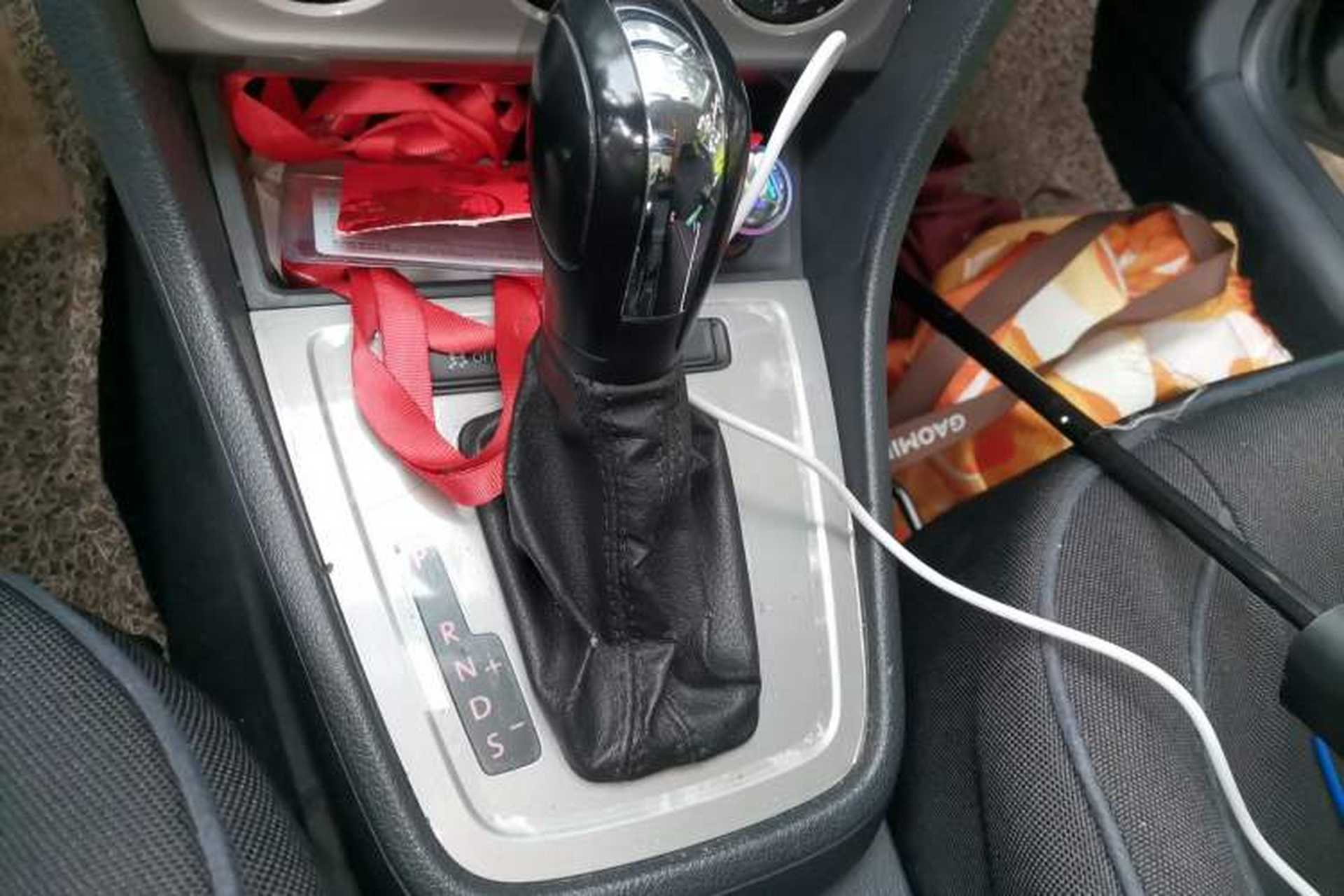 Used Volkswagen Lavida 2013 Revised Classic 1.6L Automatic Fashion Edition Gear Lever