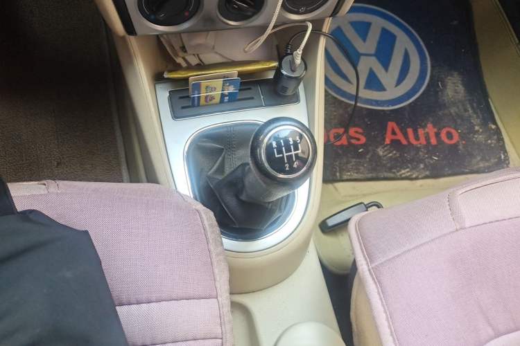 Used Volkswagen Lavida 2013 1.6L Manual Fashion Edition Gear Lever