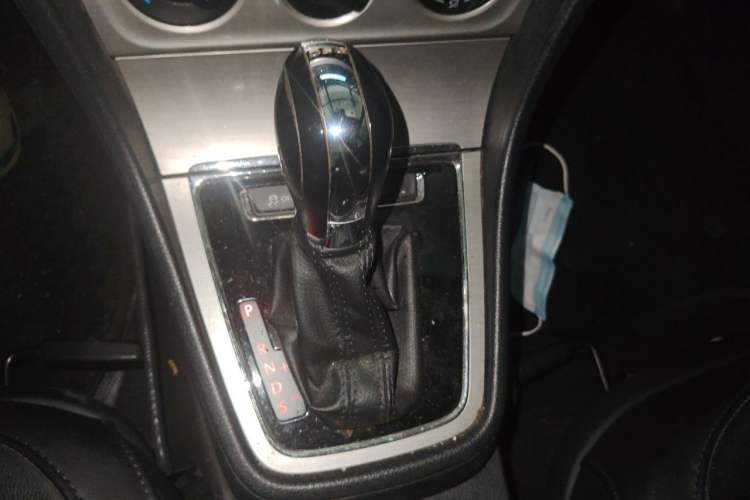 Used Volkswagen Lavida 2013 Revised Version 1.4 TSI DSG Comfort Edition Gear Lever
