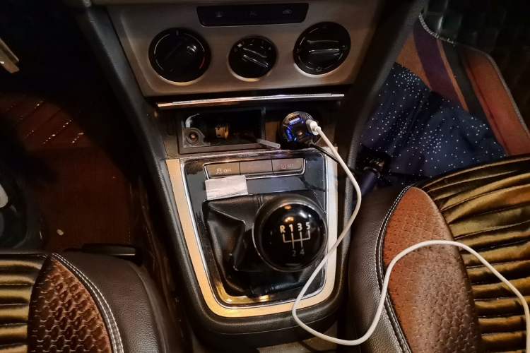 Used Volkswagen Lavida 2013 1.6L Manual Comfort Edition Gear Lever
