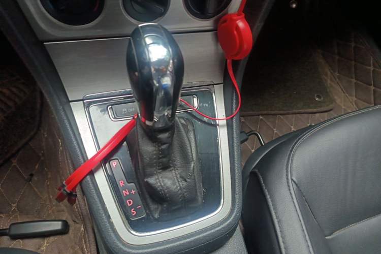 Used Volkswagen Lavida 2013 Restyled Classic 1.6L Automatic Comfort Edition Gear Lever