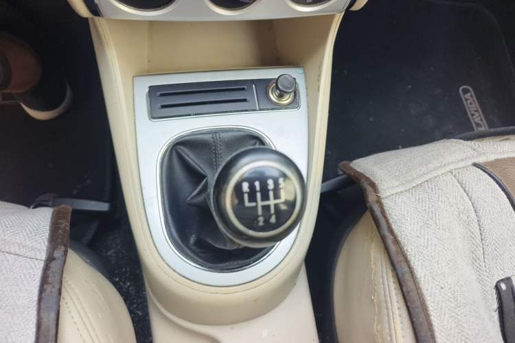 Used Volkswagen Lavida 2013 Classic 1.6L Manual Fashion Edition Gear Lever