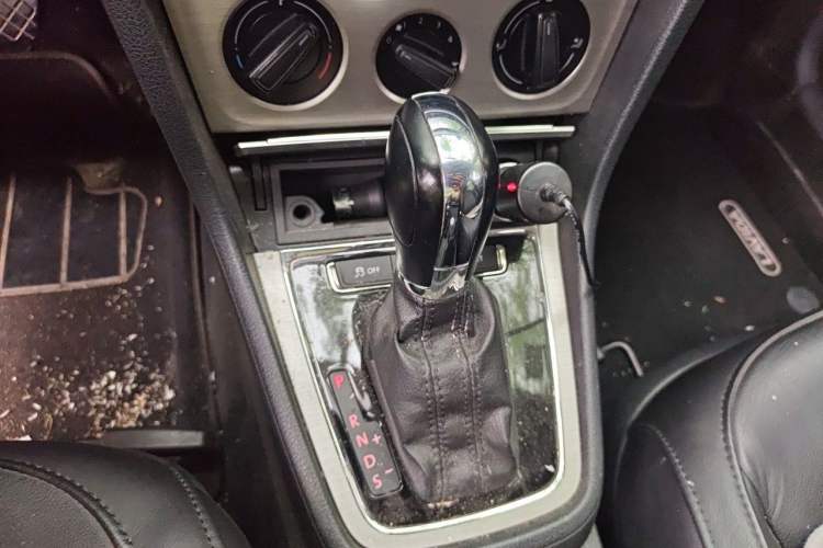 Used Volkswagen Lavida 2013 Restyled Classic 1.6L Automatic Comfort Edition Gear Lever