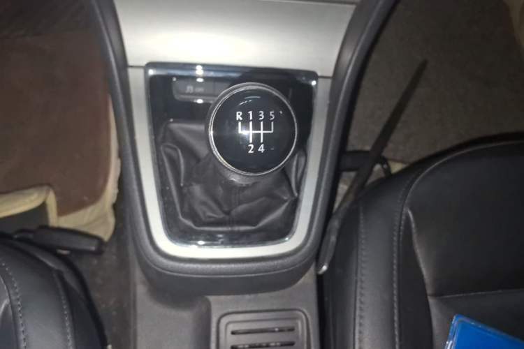 Used Volkswagen Lavida 2013 1.4TSI Manual Comfort Edition Gear Lever