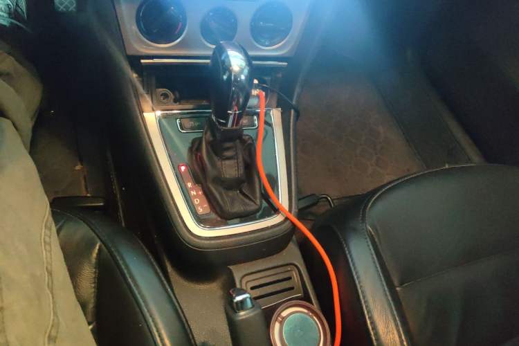 Used Volkswagen Lavida 2013 Restyled Classic 1.6L Automatic Comfort Edition Gear Lever