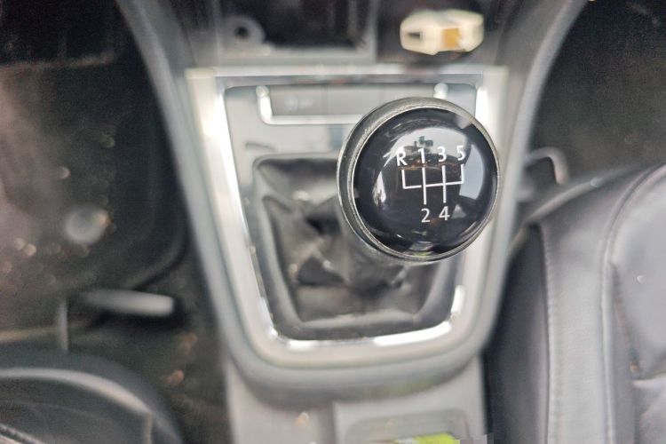 Used Volkswagen Lavida 2013 Revised Version 1.4 TSI Manual Comfort Edition Gear Lever