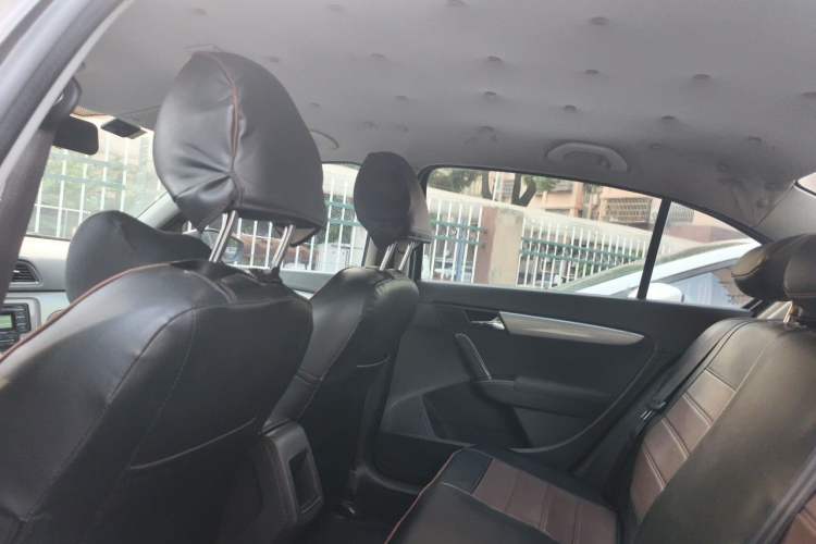 Used Volkswagen Lavida 2013 Revised Classic 1.6L Manual Fashion Edition Headliner