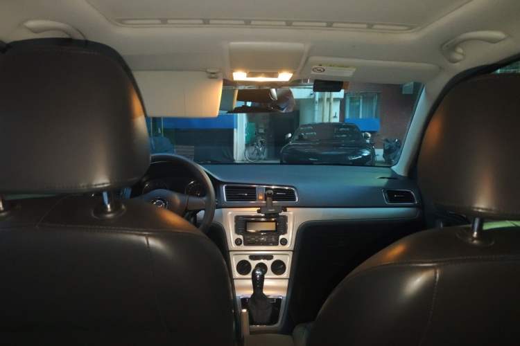 Used Volkswagen Lavida 2013 Restyled Classic 1.6L Automatic Comfort Edition Headliner