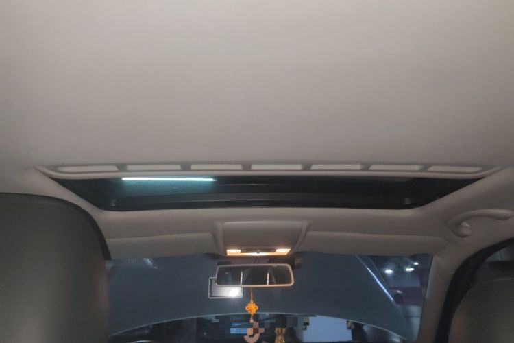 Used Volkswagen Lavida 2013 1.6L Automatic Comfort Edition Headliner