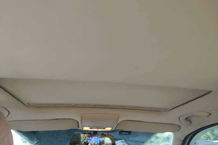 Used Volkswagen Lavida 2013 1.6L Automatic Comfort Edition Headliner
