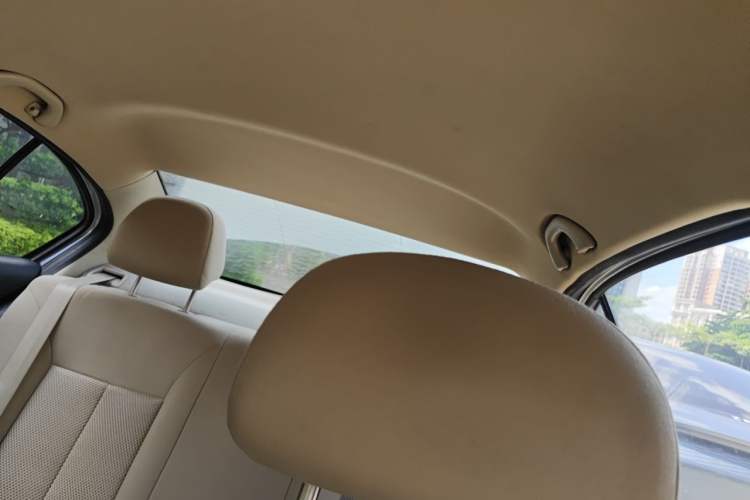 Used Volkswagen Lavida 2013 Classic 1.6L Manual Fashion Edition Headliner