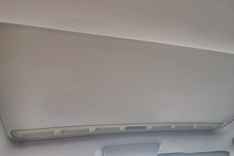 Used Volkswagen Lavida 2013 Restyled Classic 1.6L Manual Comfort Edition Headliner