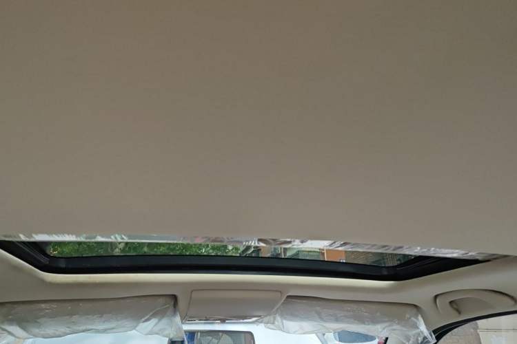 Used Volkswagen Lavida 2013 Classic 1.6L Manual Fashion Edition Headliner