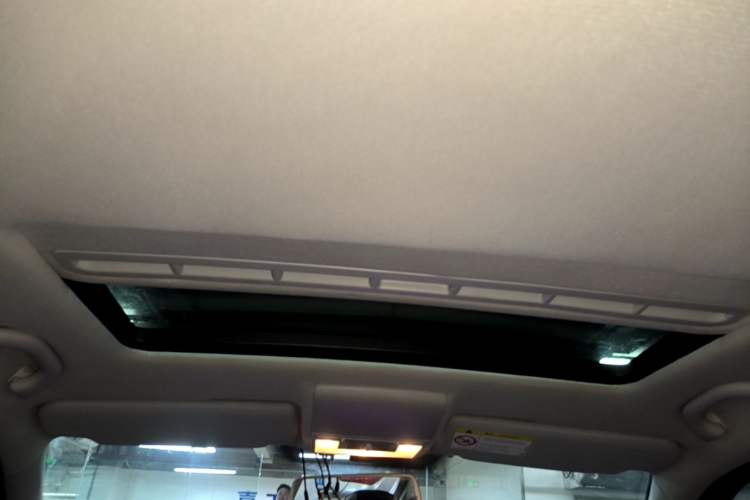Used Volkswagen Lavida 2013 Revised Version 1.4 TSI Manual Comfort Edition Headliner